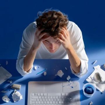 职场与家庭压力下的身心疲惫感语录