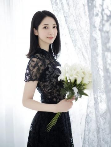 应采儿宣布喜添二胎：陈小春深情回应感恩妻子