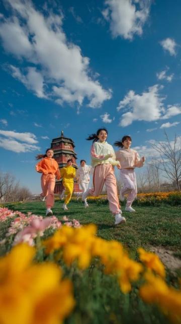 来北京中山公园惠芳园赏兰花后,请豆包写了篇命题作文,结果仅用两三秒就提交了一篇