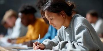 学霸妈妈分享中考英语满分秘籍：阅读听力作文全攻略
