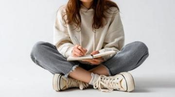 高考满分作文:语文老师对“生活在树上”这篇浙江2020年高考满分作文的思考与看法。