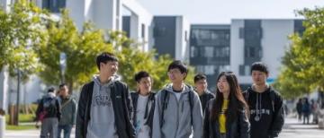 青春足迹:高考满分作文中的成长篇章