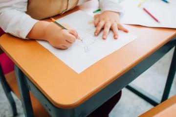 让孩子爱上英语作文:趣味故事驱动与情景对话法