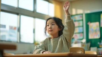 内蒙古女孩在浙江课堂深情朗诵家乡回忆作文