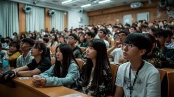 高考作文谈梦想:阅读赋予青春无限可能