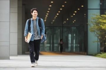 探索高考作文:反映社会观察与个人体验