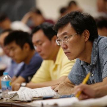 初中语文作文高分攻略：九大主题全解析，轻松应对考试挑战！