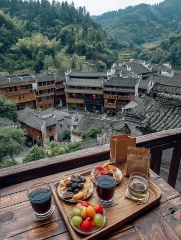 探索杨湾村：美丽家园的意外发现与宁静生活