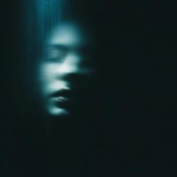 沉默中的灵魂呐喊:从创伤到觉醒的力量