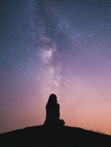 星空璀璨的诗意描写语句,感受宇宙的浪漫与神秘(7句)