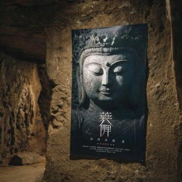 2025年模拟高考作文题:李白穿越时空的文化狂欢与思考
