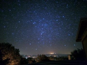 经典语录:生活在阴沟里也要仰望星空的权利