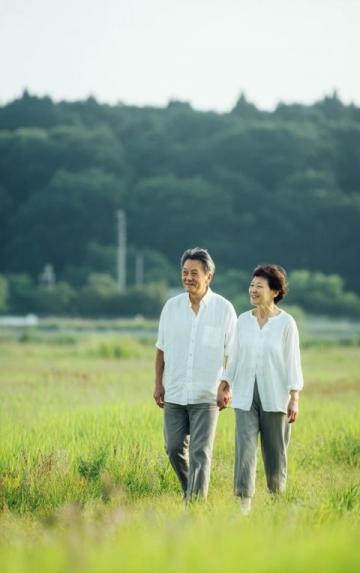 领悟中年:父亲逝去十年后的孝道启示——独立与尊重并存