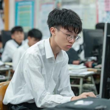 2025年中高考作文：前瞻热点与关键考点素材指南