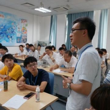 2025高考作文题:聚焦科技人文融合与探索,引发深度写作讨论