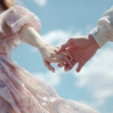 岁月如歌，与君携手共度时光