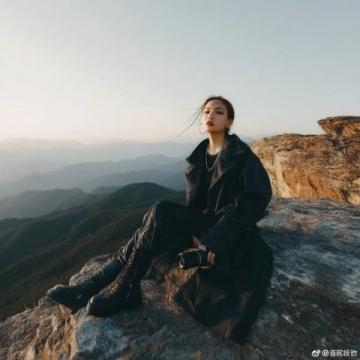 外国友人在泰山之巅流下的泪水：一次心灵之旅的感动瞬间