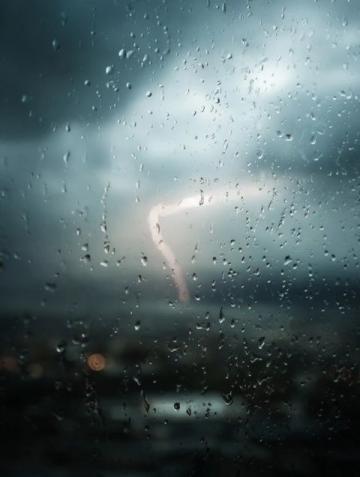 记忆中的那场雨storm