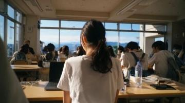 2025年高考首日:语文考试结束后作文题刷爆朋友圈