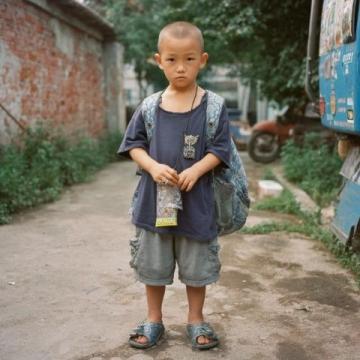昨天写了一篇孙子小虎的小作文,这小子从小做什么事情都像按了程序一样