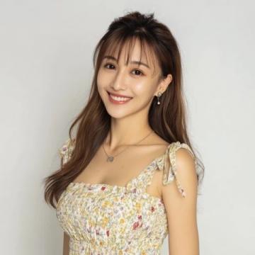 李华再次成为高考英语作文的主角,展现中国青少年对国家发展的关注和全球视野的理解。