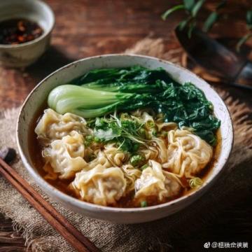 品尝苏州风味:鱼肉馄饨之美味记忆