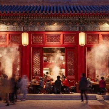 探店体验:哈尔滨王记柴火老院铁锅炖排队纪实