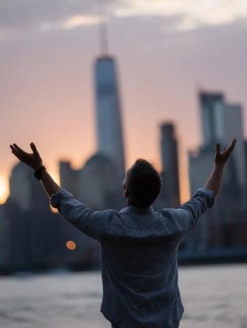 以损人的方式夸人的话你知道吗(夸人损人的经典语句)