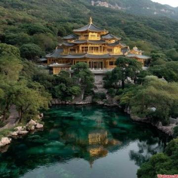 外国友人在泰山之巅流下的泪水：一次心灵之旅的感动瞬间