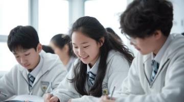 2022年高考英语全国卷I作文解析与高级句式示例详解