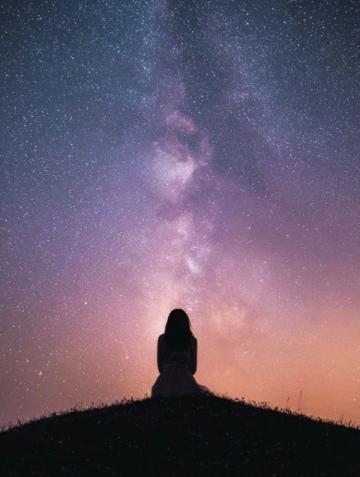 星空璀璨的诗意描写语句,感受宇宙的浪漫与神秘(7句)