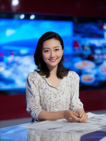 宝妈直播卖海鲜三年还清债务，励志故事感动人心