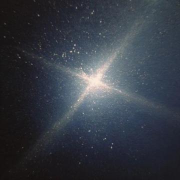 经典语录:生活在阴沟里也要仰望星空的权利