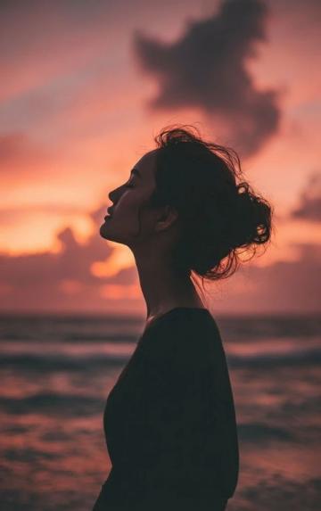 女性励志语录走红网络,背后故事让人感慨万千