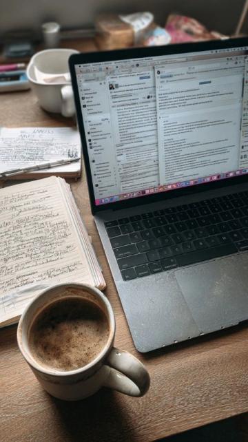 生活是为了更好的工作的名言警句(以下是一些关于生活感悟的名言警句)