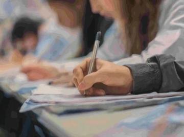 高考满分作文的秘密藏在这张喜报中:高情商语言的艺术展示