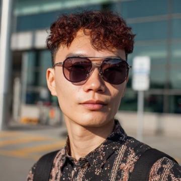 18岁生日后的转变：小演员到独立艺术家的成长之路