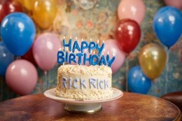 承蒙时光不弃：经典生日寄语集锦