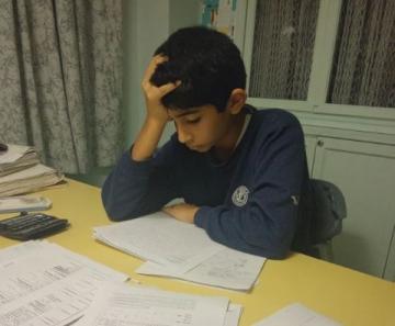 六年级小学生作文：过去·现在·未来；思考成长、时光和梦想