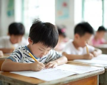 美国学生中文考卷传到中国，句子让人哭笑不得，背后是文化鸿沟在作怪