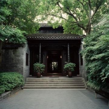 探索历史之韵：开封老街川陕甘会馆的风情写照