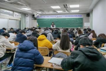 高价辅导无效:北京高考仅380分作文10分家长绝望放弃