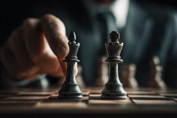 曹德旺成功哲学:一句话揭秘人生底层逻辑,摆脱内卷的致胜之道