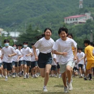 初中优秀作文一一假期尾声的校园时光