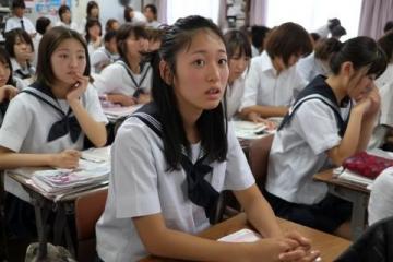 上海高考作文“专、转、传”热议解读:难度挑战还是思维升华?