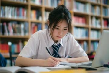 2026高考作文素材：探寻幸福的本质——从日常烟火气到心境变幻的底层逻辑