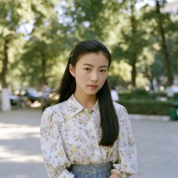 鲁迅名言激励当代青年：愿中国青年都摆脱冷气，向上追光不退缩