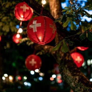 腊月二十三:小年将至,新年喜庆氛围渐浓