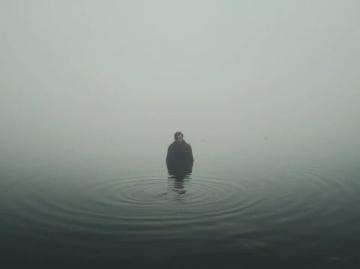 拨开迷雾:5句触动心灵的名言,引领你在迷茫中找到方向