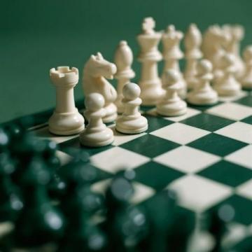 象棋中局:巧妙运用炮马协同,实现战术突破与制胜关键